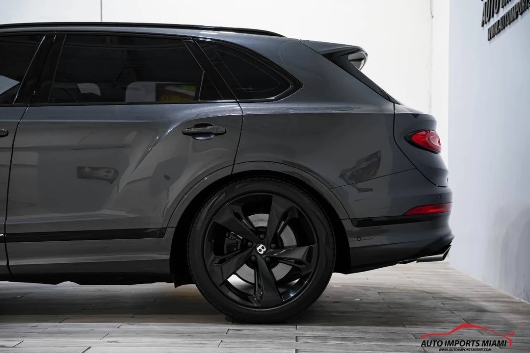 2021 Bentley Bentayga - Image 15 of 21