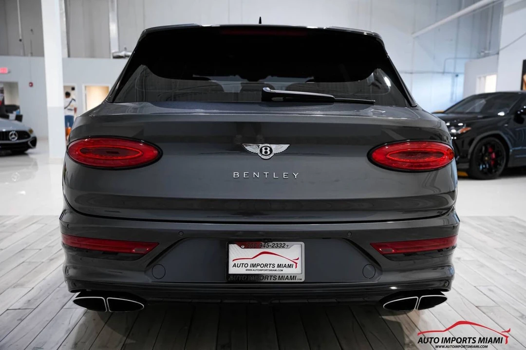 2021 Bentley Bentayga - Image 19 of 21