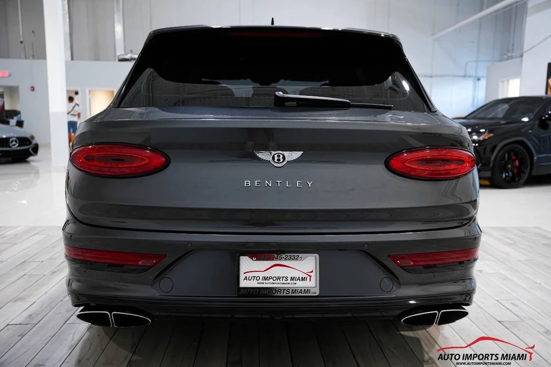 2021 Bentley Bentayga - Image 19 of 21
