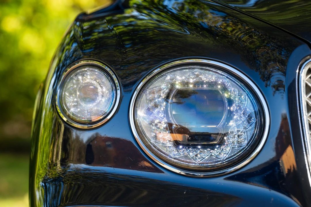 2021 Bentley Bentayga - Image 17 of 31