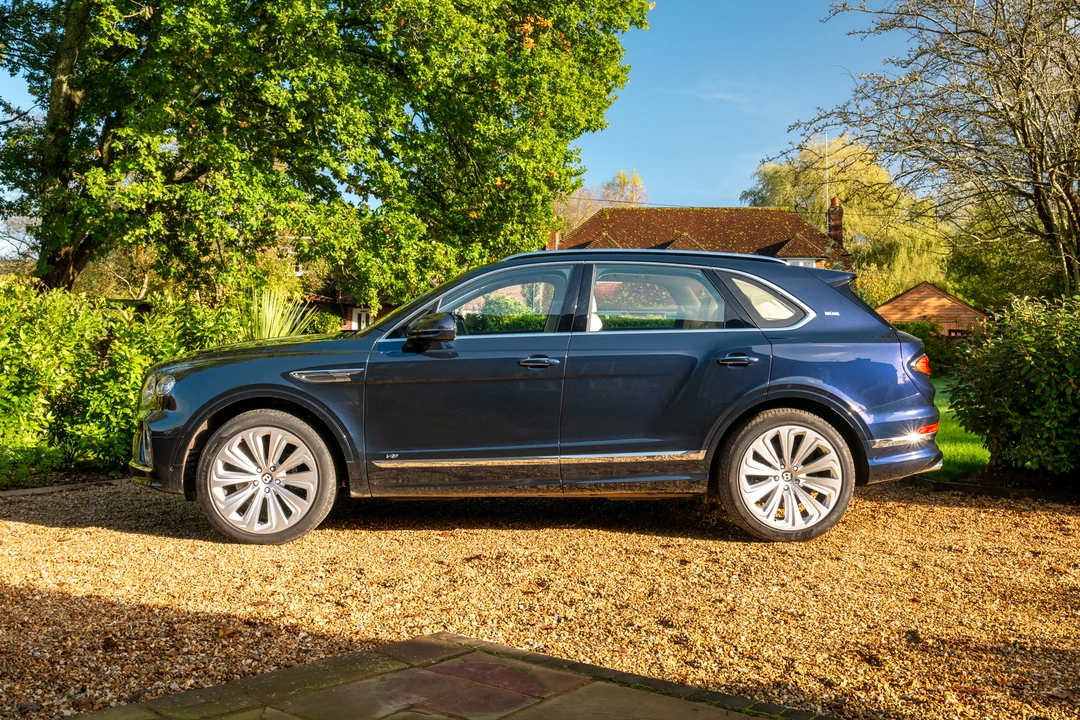 2021 Bentley Bentayga - Image 8 of 31