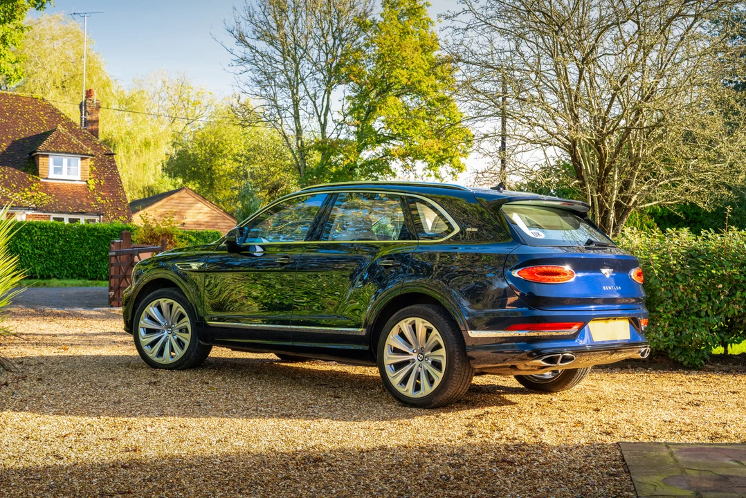 2021 Bentley Bentayga - Image 7 of 31
