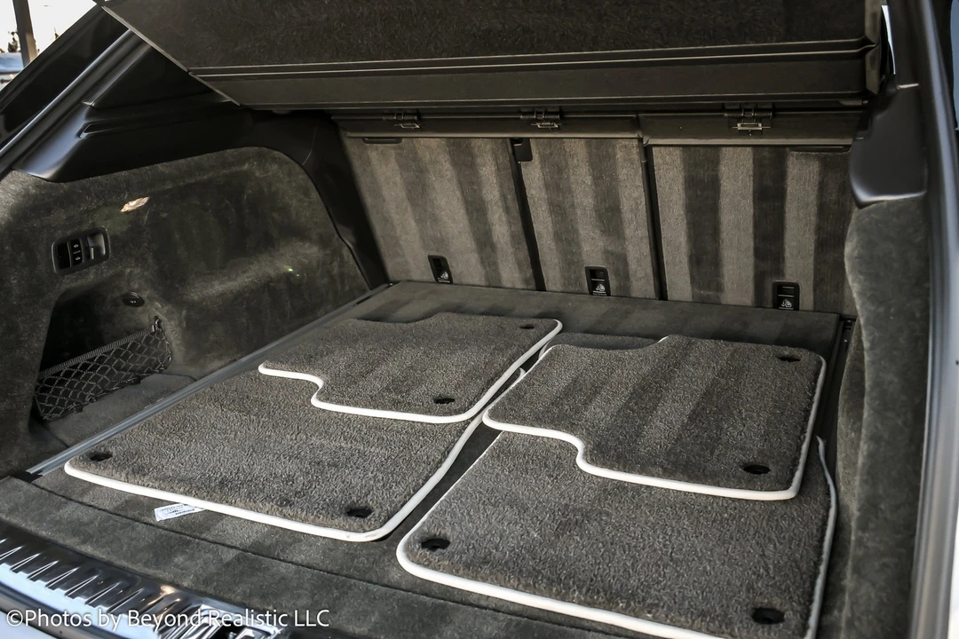 2021 Bentley Bentayga - Image 17 of 21