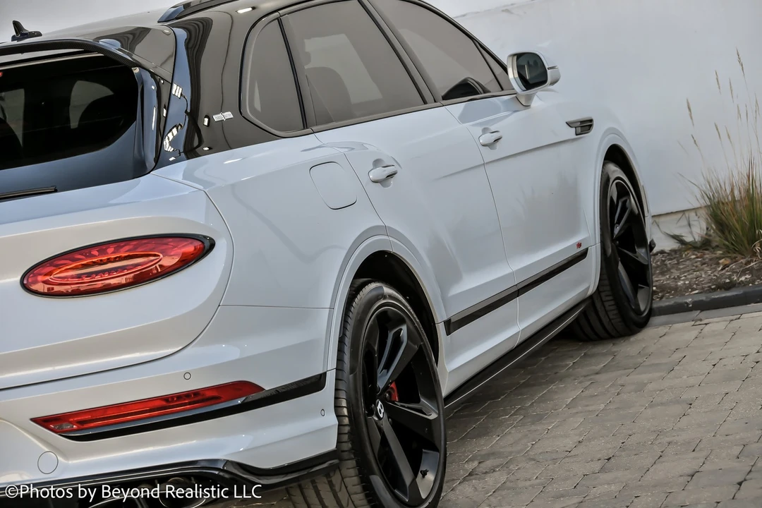 2021 Bentley Bentayga - Image 9 of 21