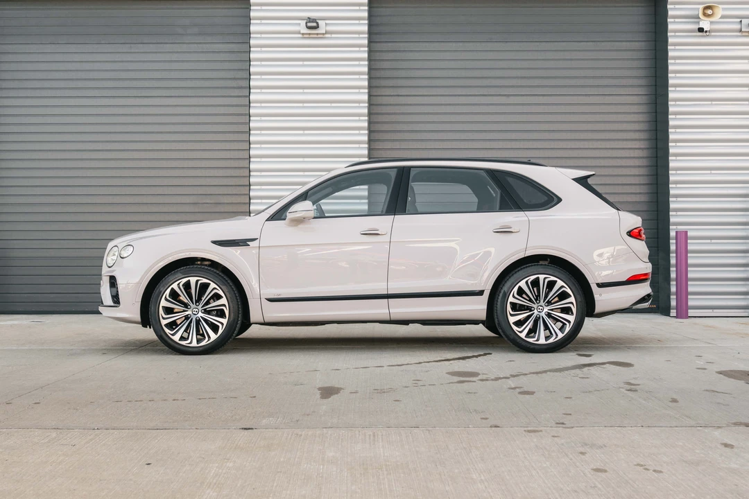 2021 Bentley Bentayga - Image 4 of 31