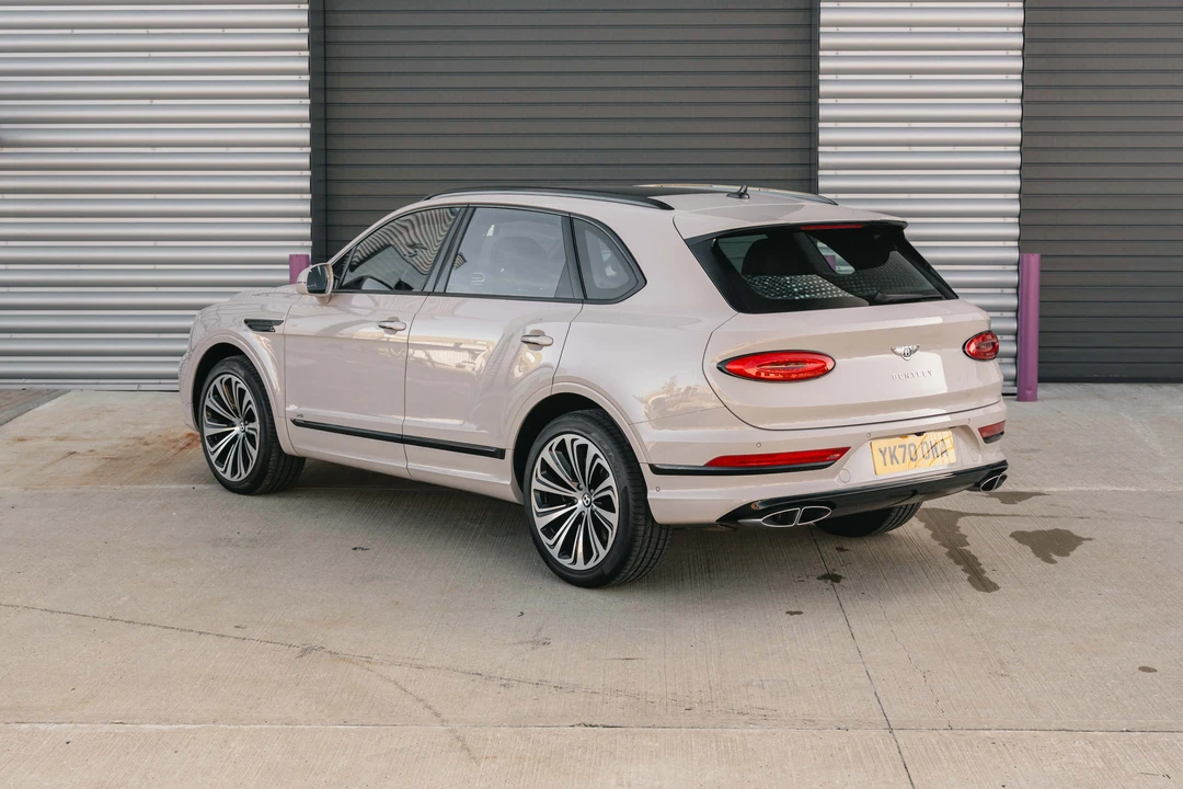 2021 Bentley Bentayga - Image 12 of 31