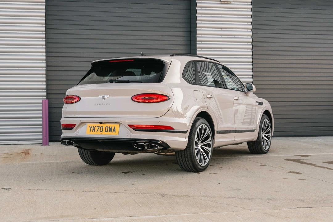 2021 Bentley Bentayga - Image 7 of 31