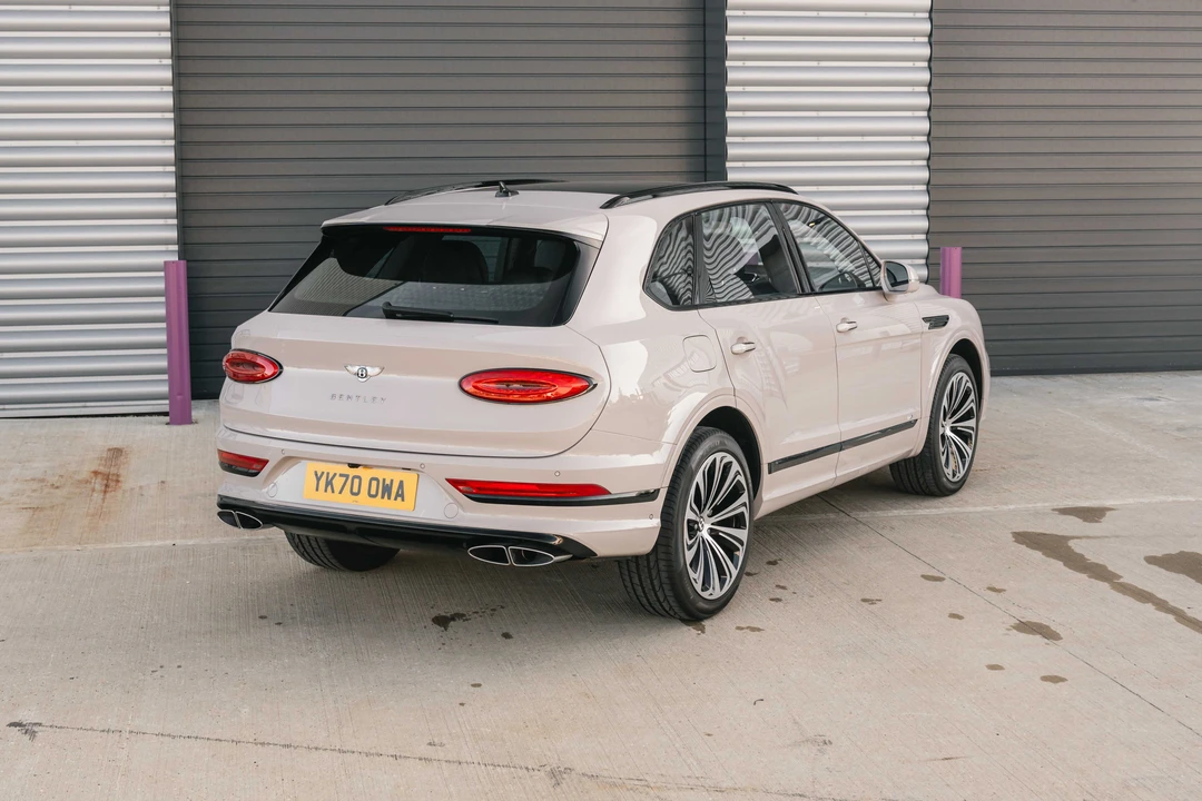2021 Bentley Bentayga - Image 14 of 31