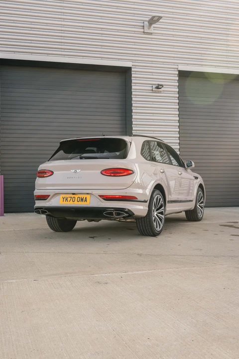 2021 Bentley Bentayga - Image 17 of 31