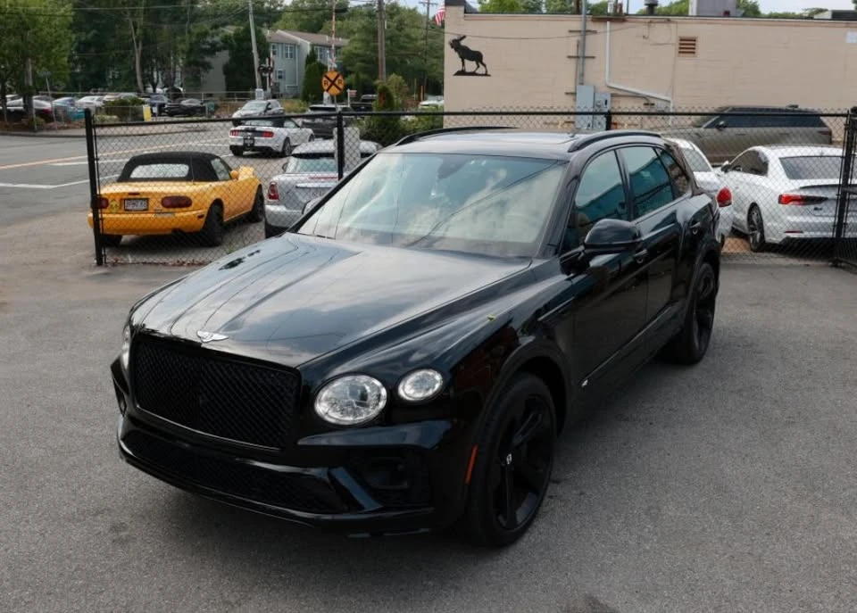 2021 Bentley Bentayga - Image 2 of 16