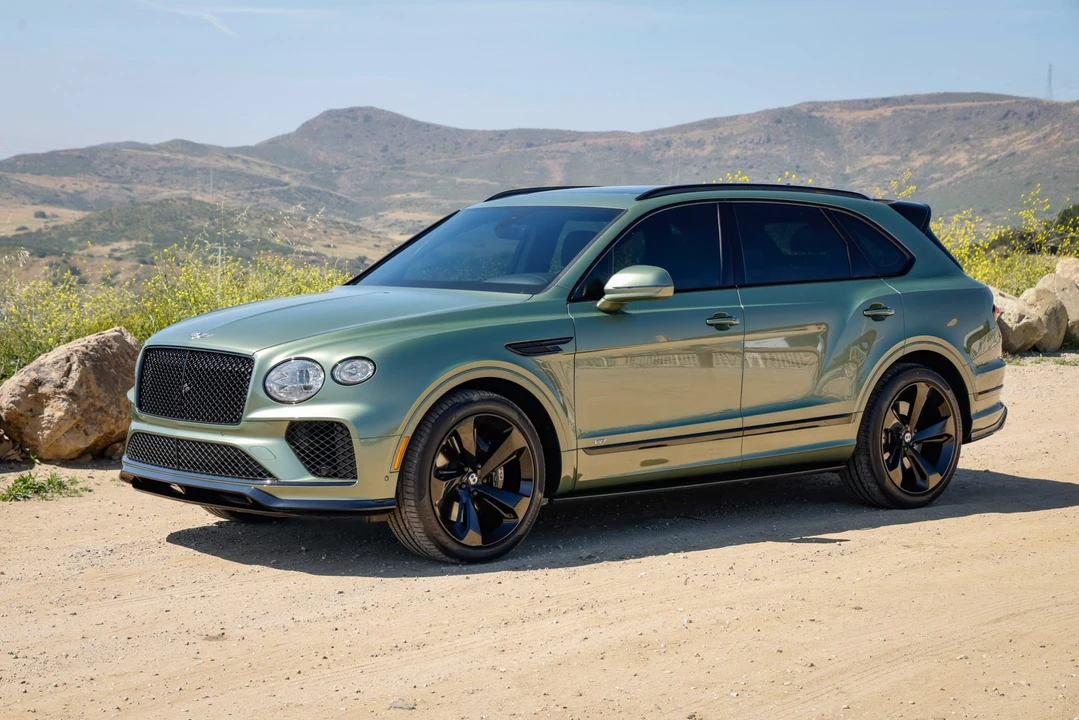 2021 Bentley Bentayga - Image 2 of 31