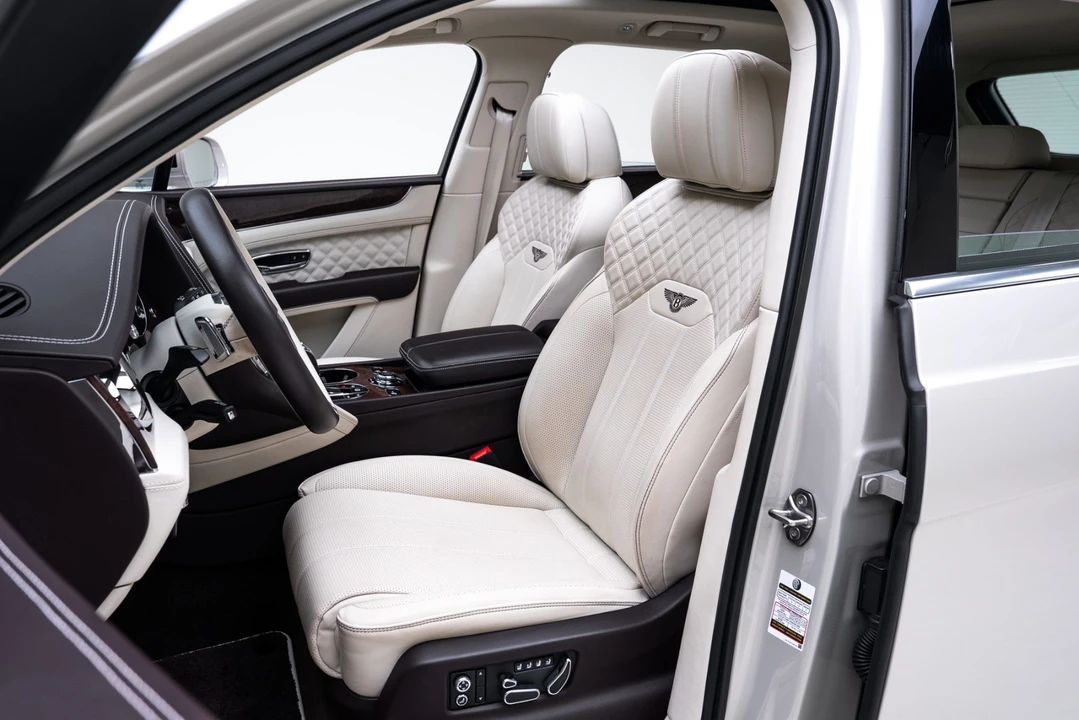 2021 Bentley Bentayga - Image 15 of 21