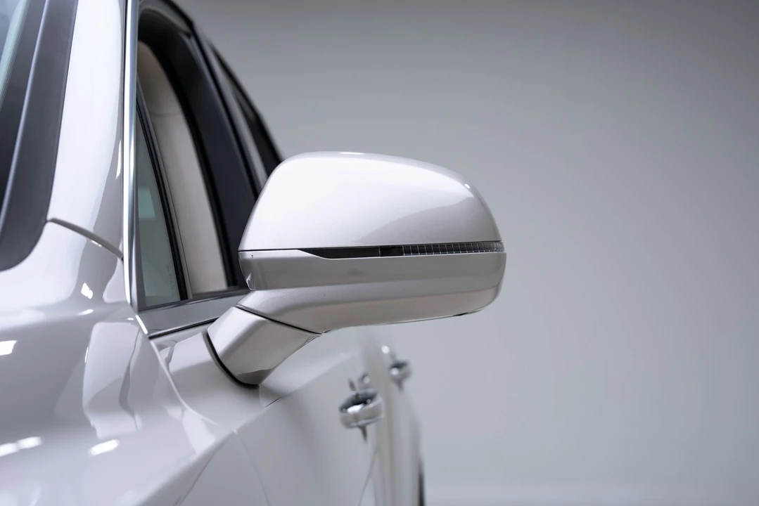 2021 Bentley Bentayga - Image 13 of 21