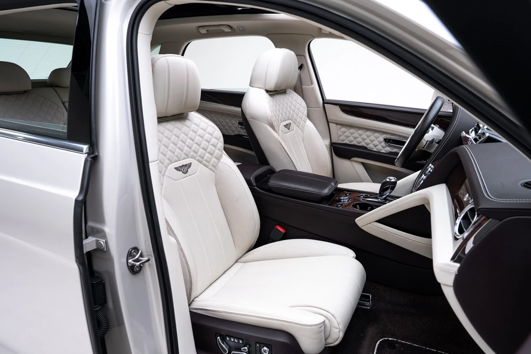 2021 Bentley Bentayga - Image 16 of 21