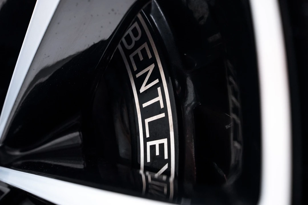 2021 Bentley Bentayga - Image 20 of 21