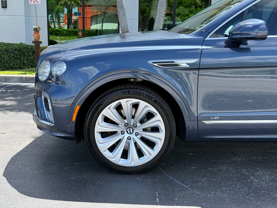 2021 Bentley Bentayga - Image 15 of 31