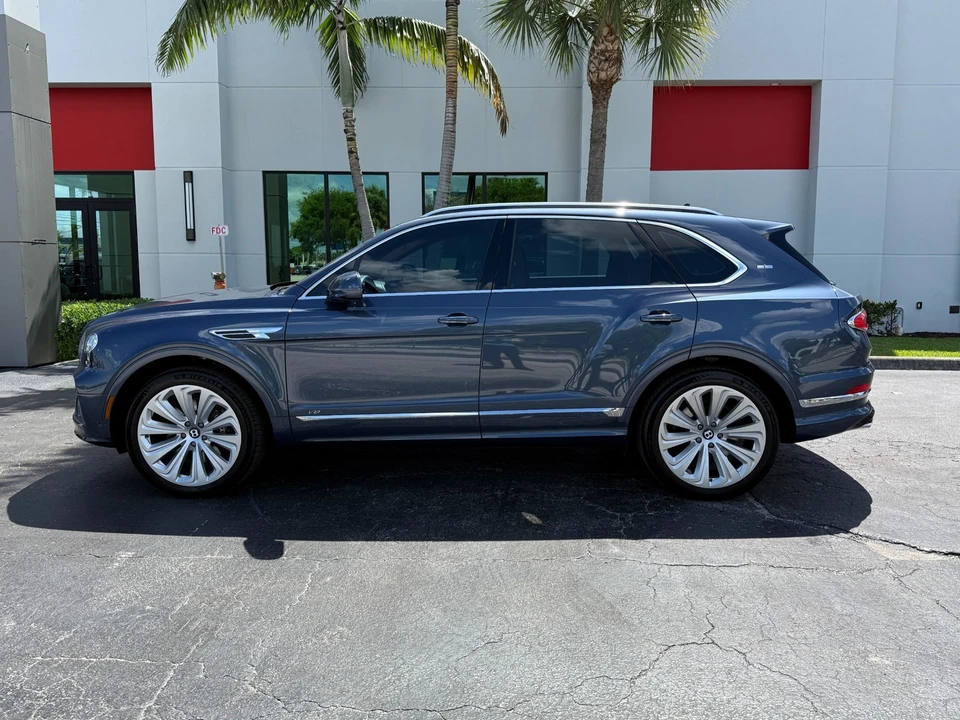2021 Bentley Bentayga - Image 13 of 31
