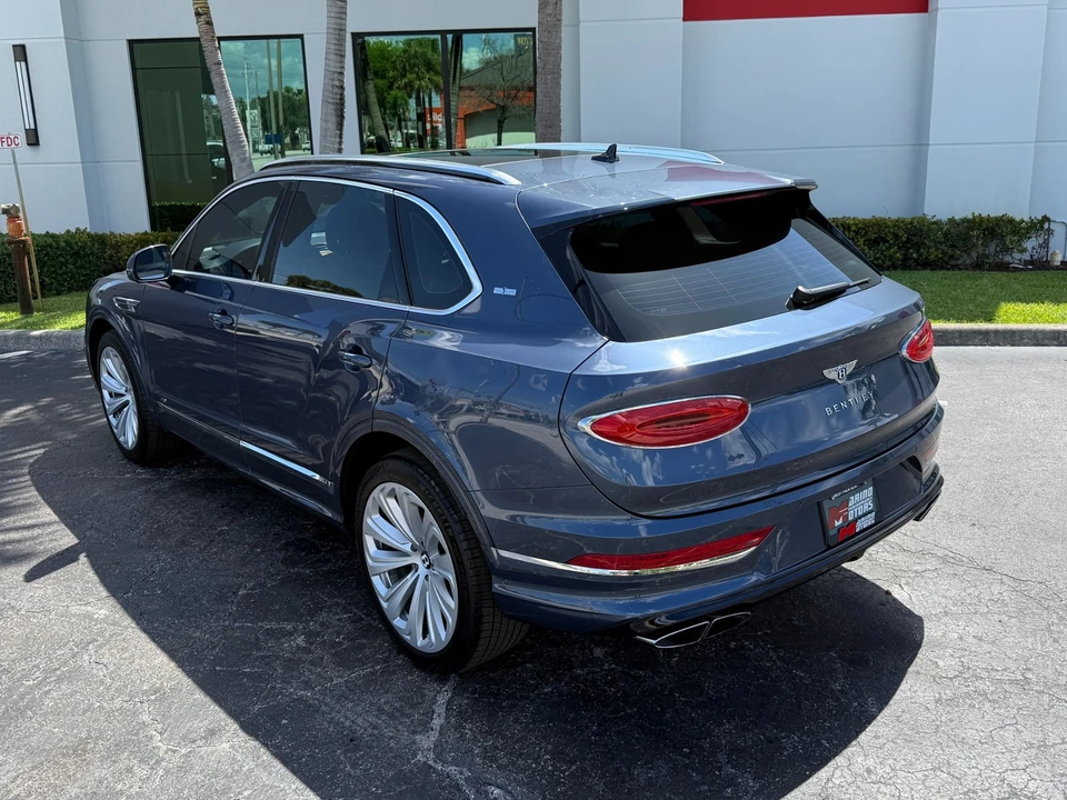 2021 Bentley Bentayga - Image 17 of 31