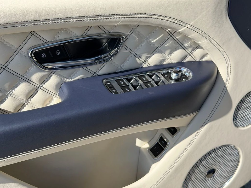 2021 Bentley Bentayga - Image 17 of 31