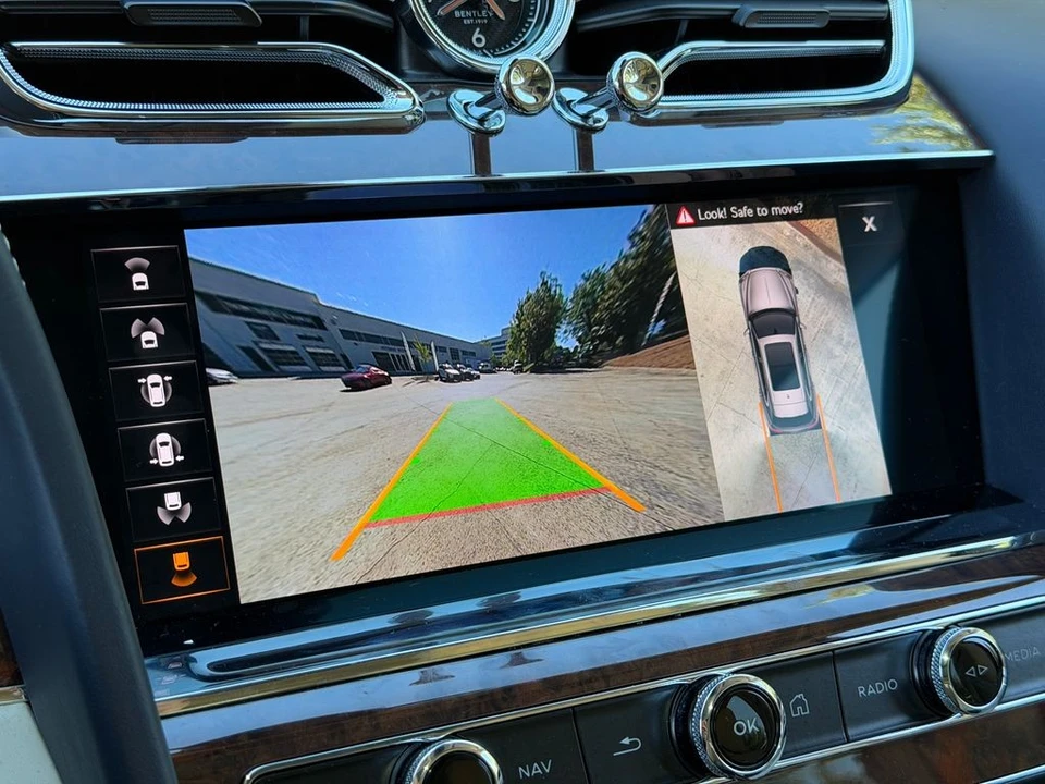 2021 Bentley Bentayga - Image 25 of 31
