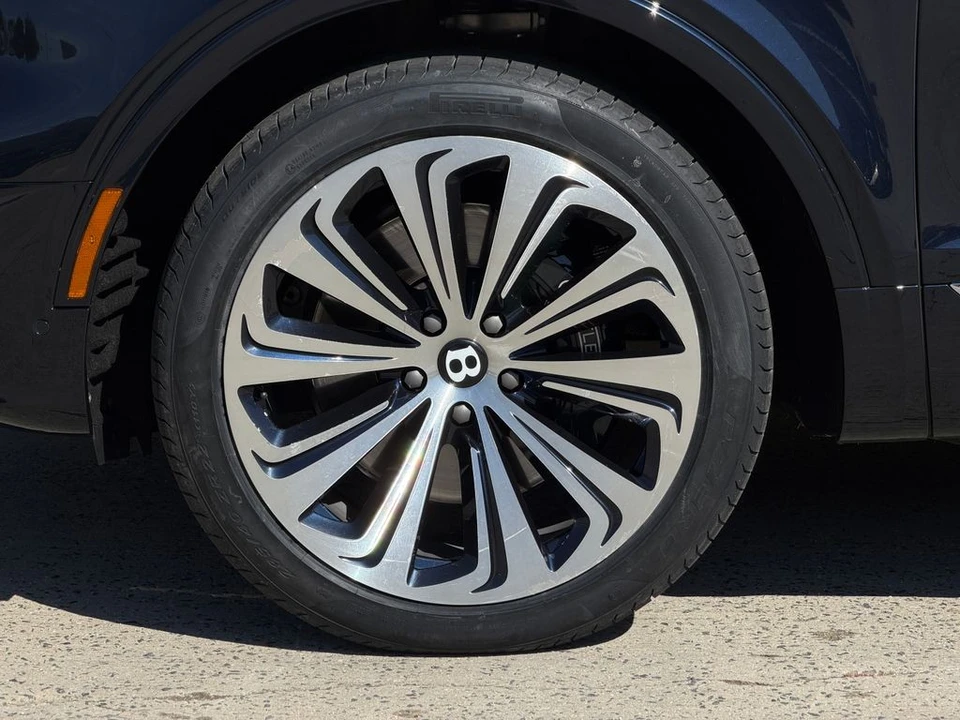 2021 Bentley Bentayga - Image 9 of 31