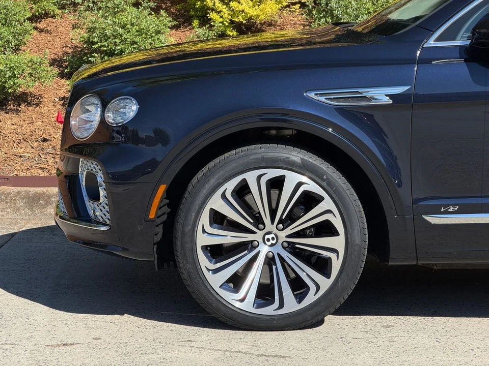 2021 Bentley Bentayga - Image 15 of 31