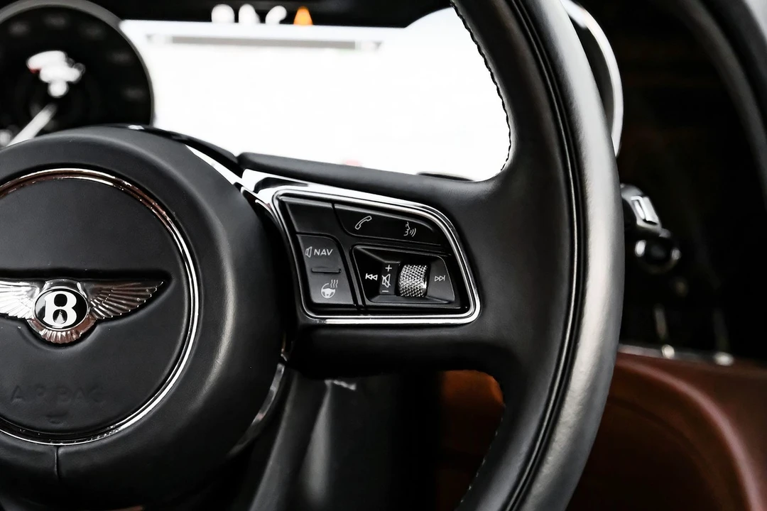 2021 Bentley Bentayga - Image 16 of 21