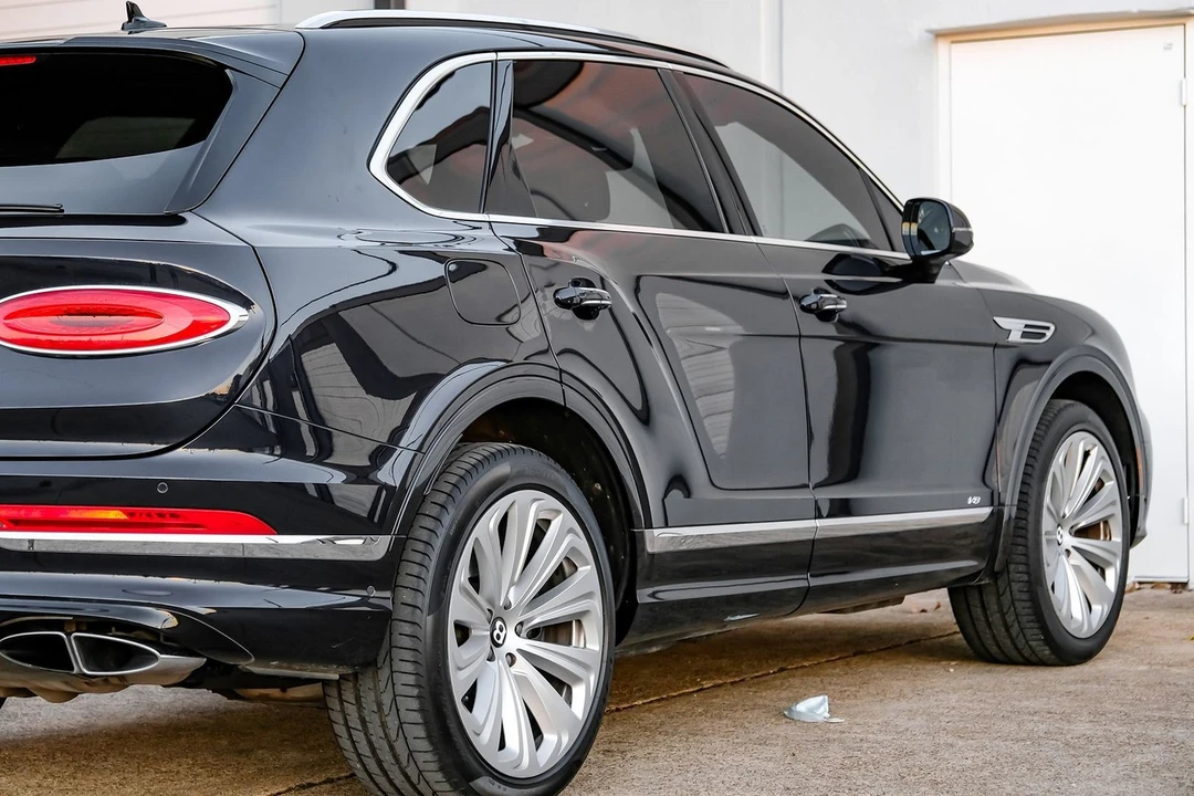 2021 Bentley Bentayga - Image 9 of 21