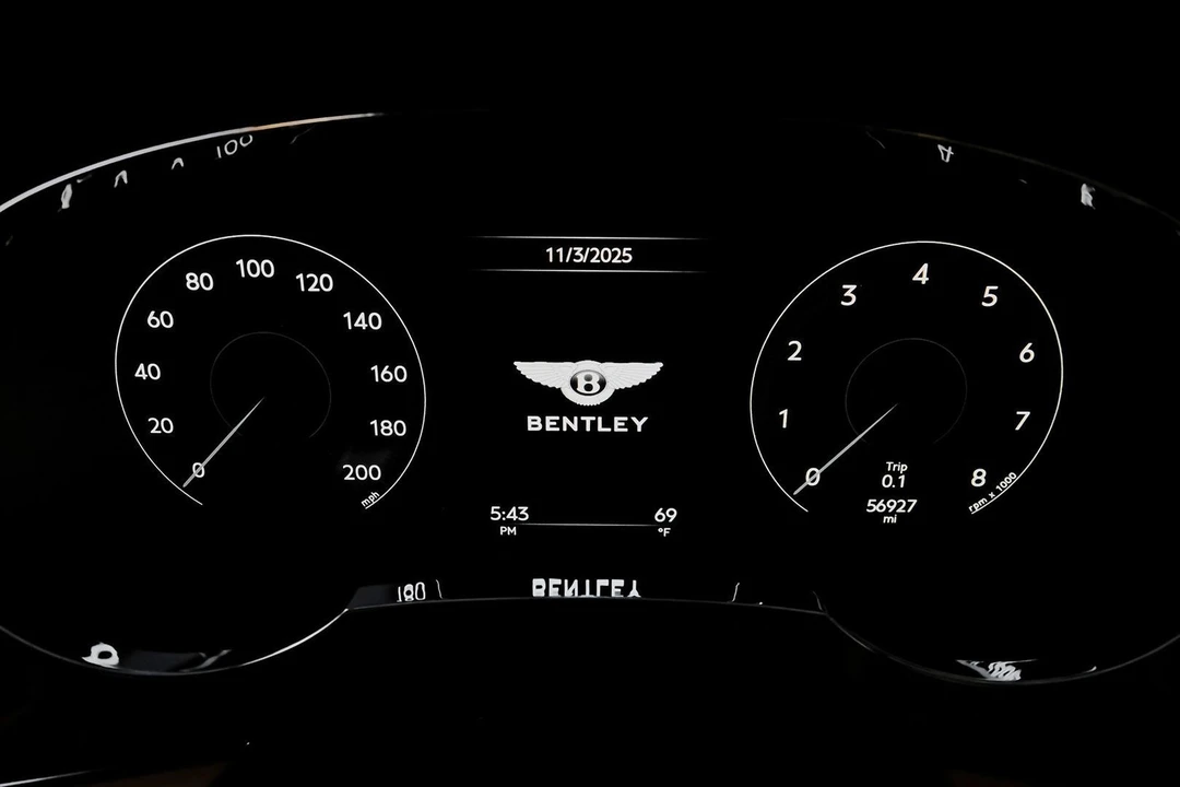 2021 Bentley Bentayga - Image 17 of 21