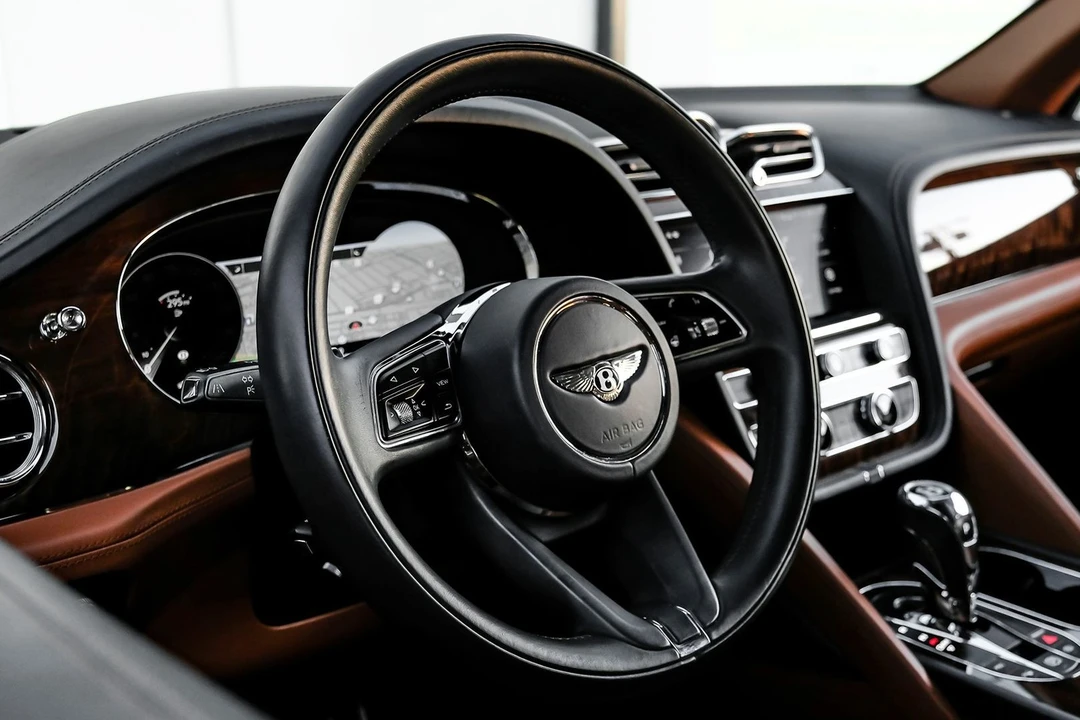 2021 Bentley Bentayga - Image 13 of 21