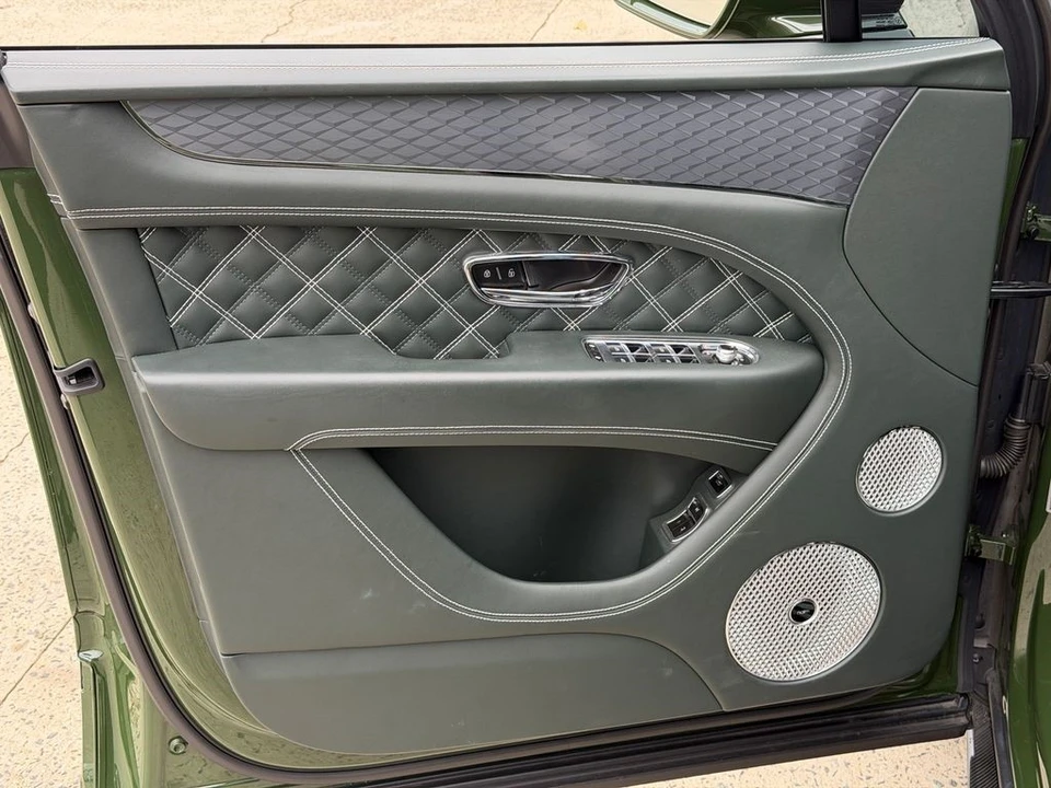 2021 Bentley Bentayga - Image 17 of 21