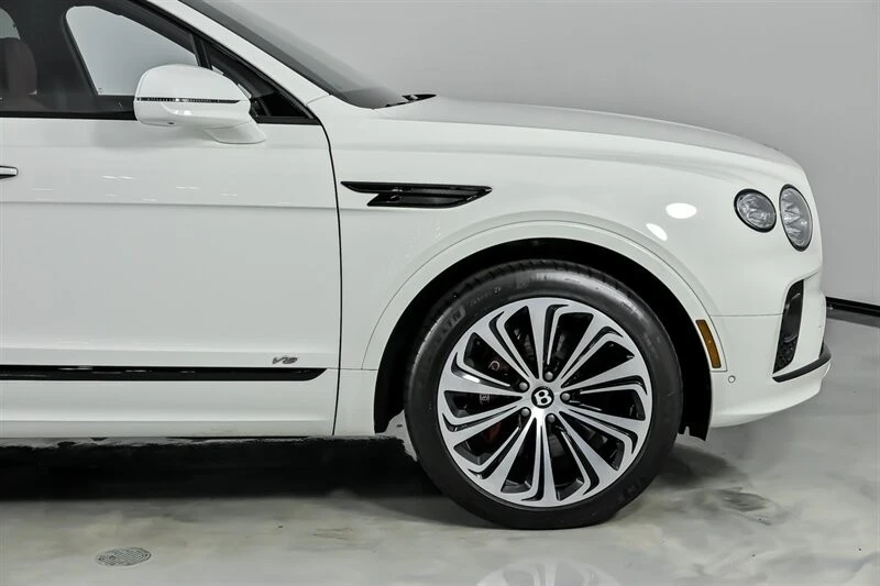 2021 Bentley Bentayga - Image 15 of 21
