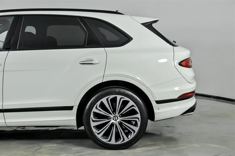 2021 Bentley Bentayga - Image 9 of 12