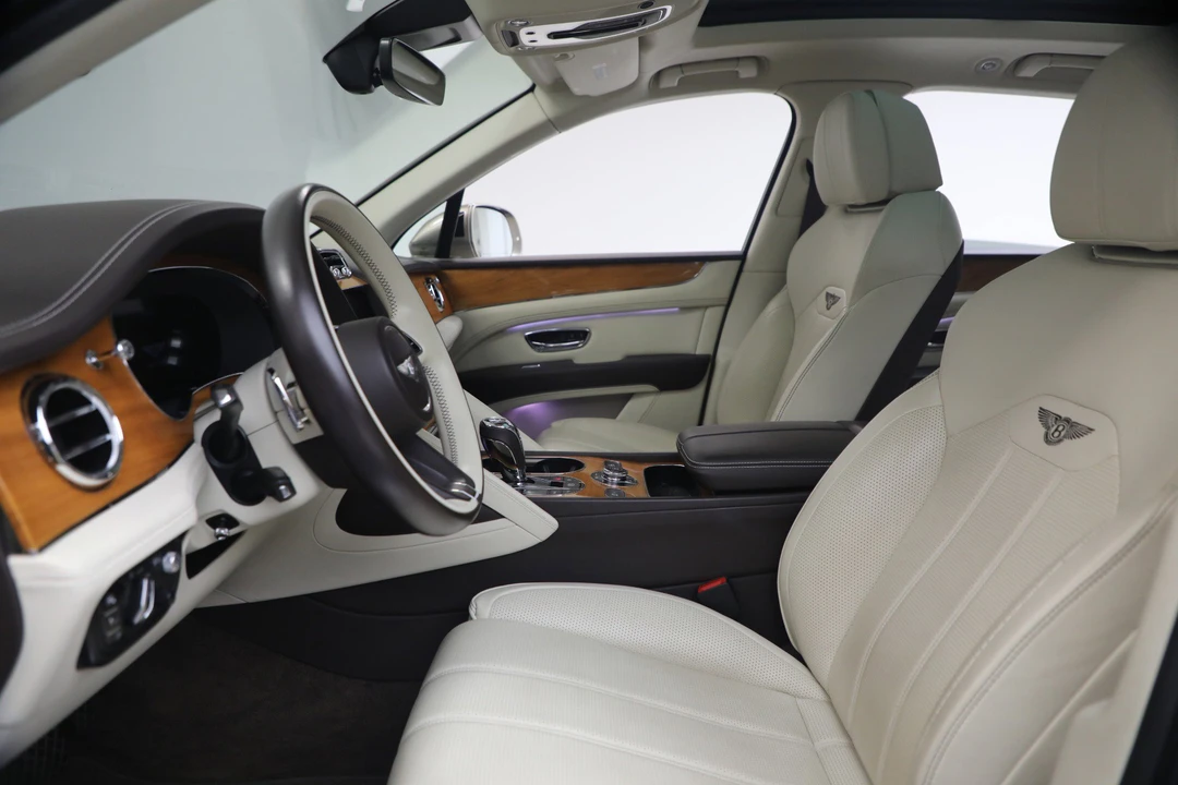 2021 Bentley Bentayga - Image 19 of 31