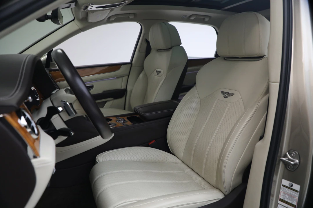2021 Bentley Bentayga - Image 20 of 31