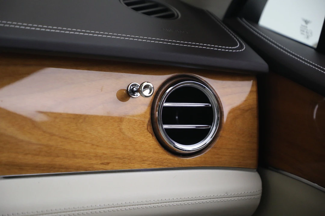 2021 Bentley Bentayga - Image 31 of 31