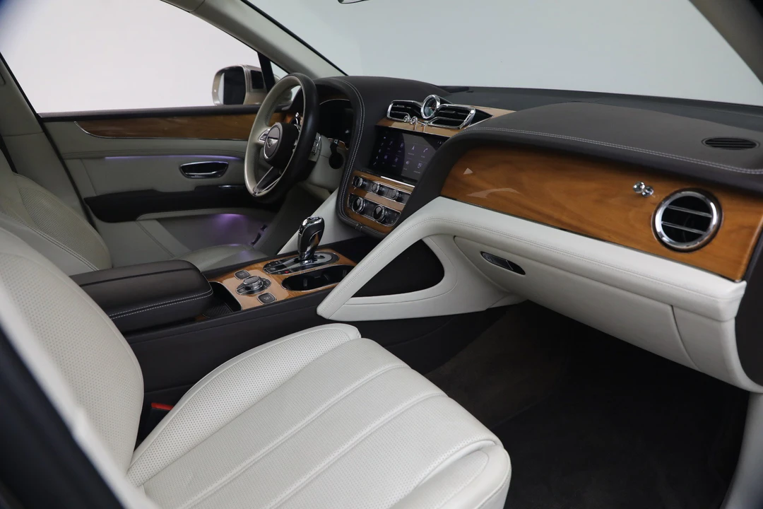 2021 Bentley Bentayga - Image 25 of 31