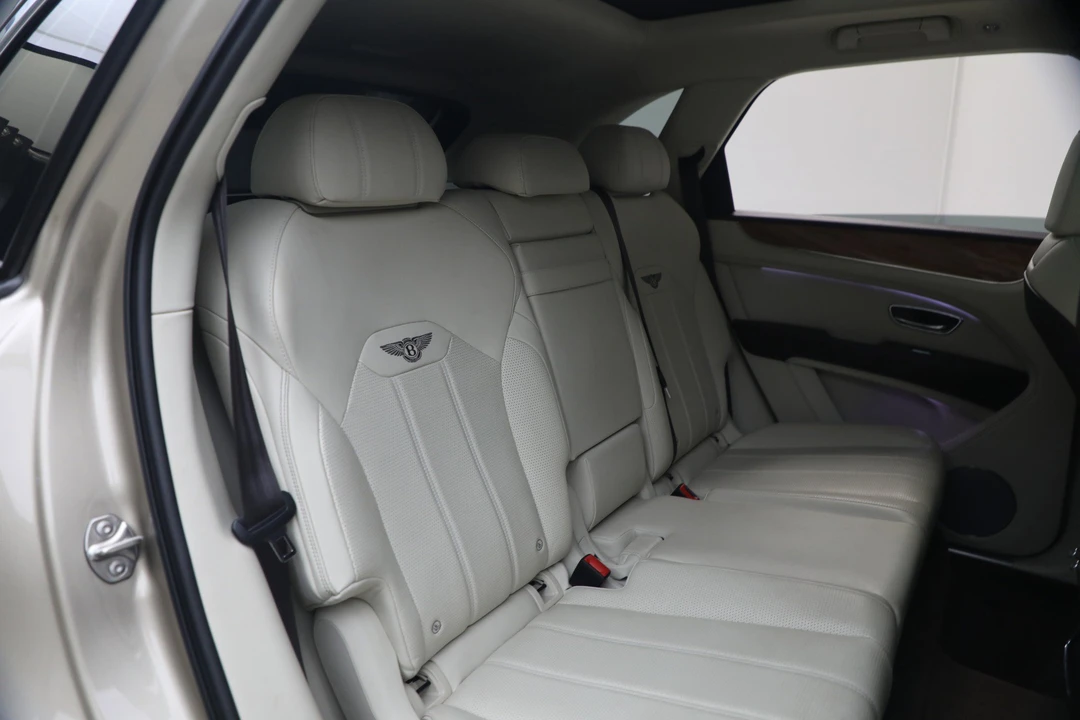 2021 Bentley Bentayga - Image 30 of 31