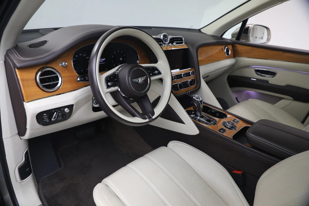 2021 Bentley Bentayga - Image 18 of 31