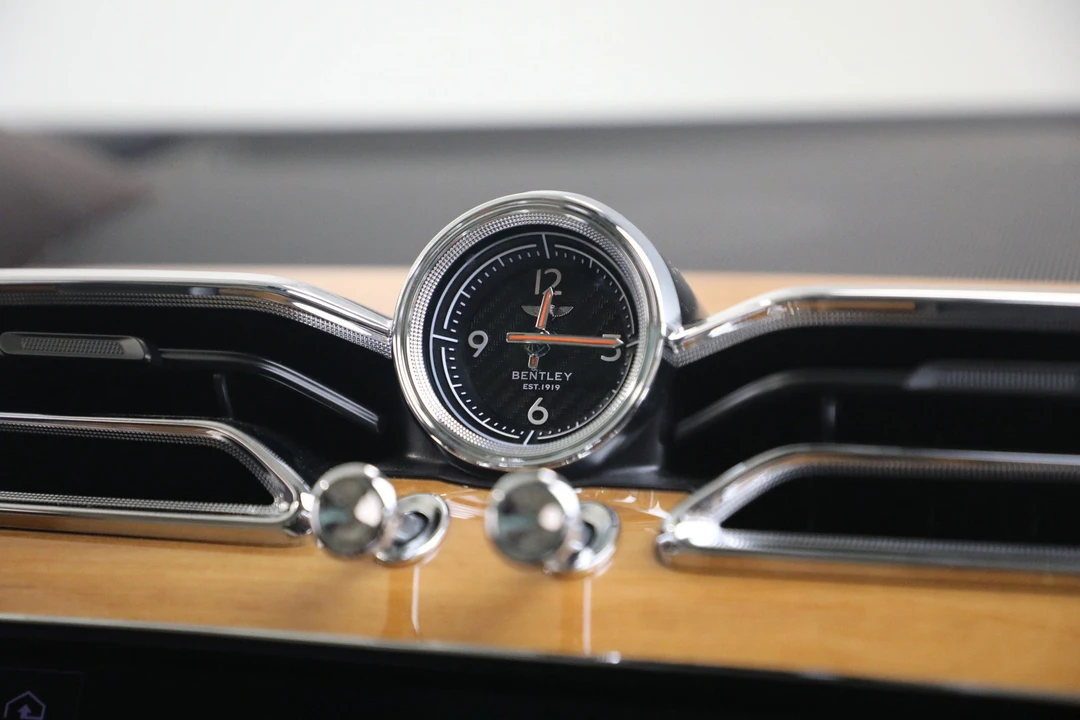 2021 Bentley Bentayga - Image 24 of 31