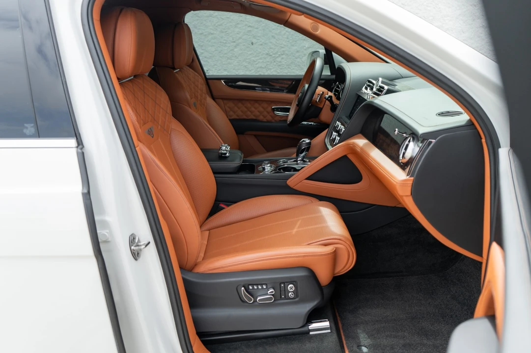 2021 Bentley Bentayga - Image 17 of 31