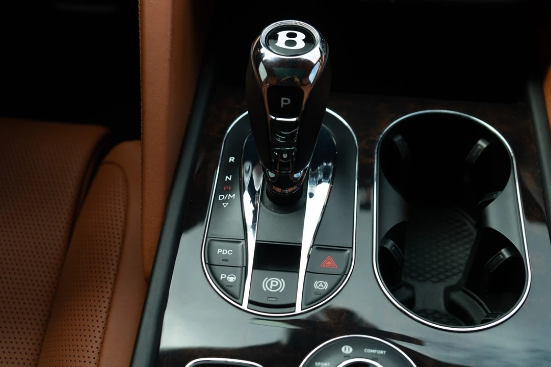 2021 Bentley Bentayga - Image 24 of 31