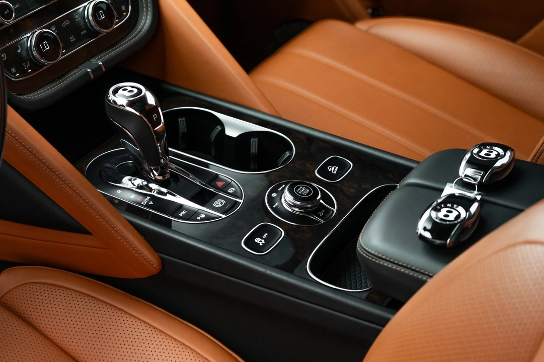 2021 Bentley Bentayga - Image 19 of 31