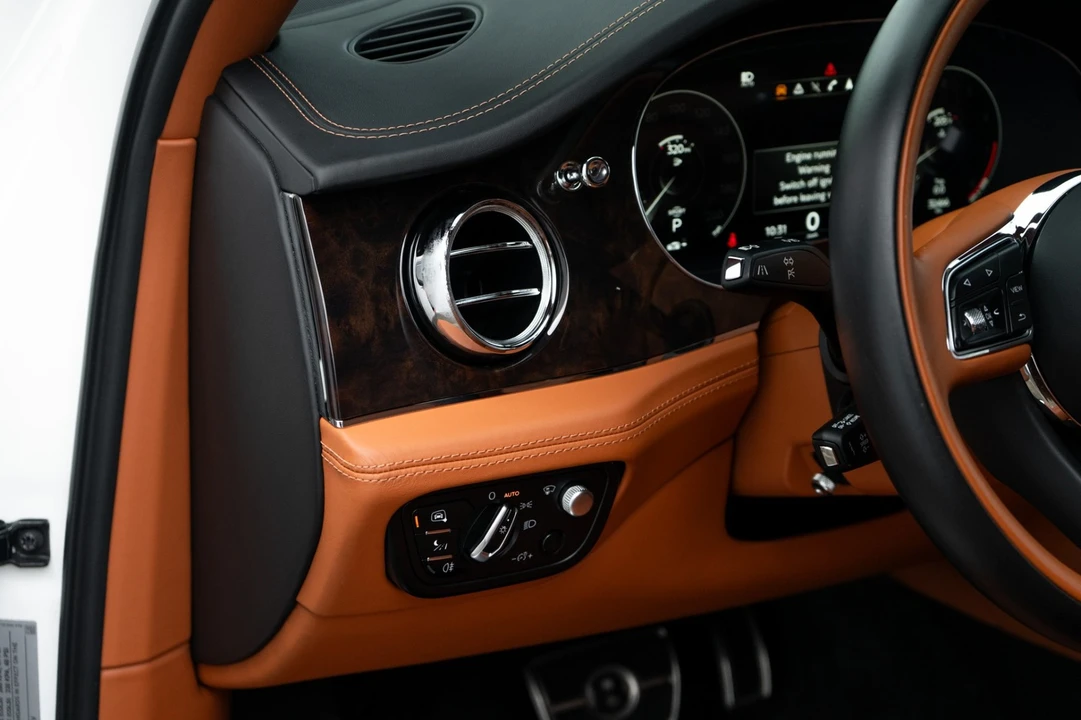 2021 Bentley Bentayga - Image 18 of 31