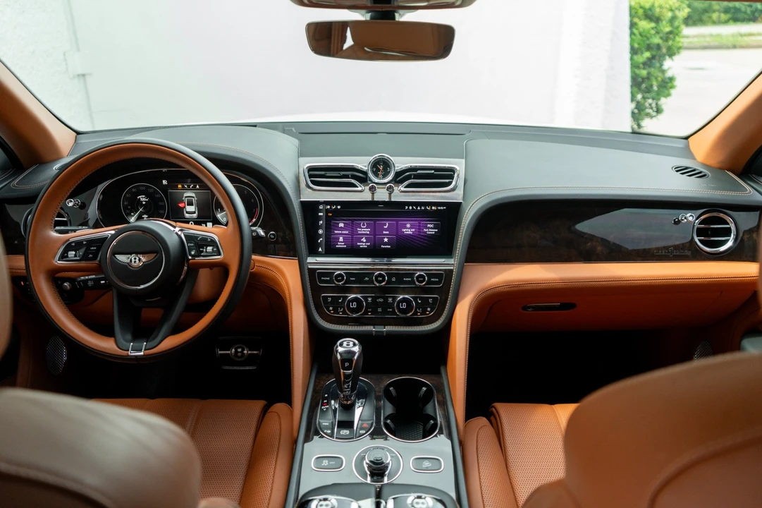 2021 Bentley Bentayga - Image 15 of 31