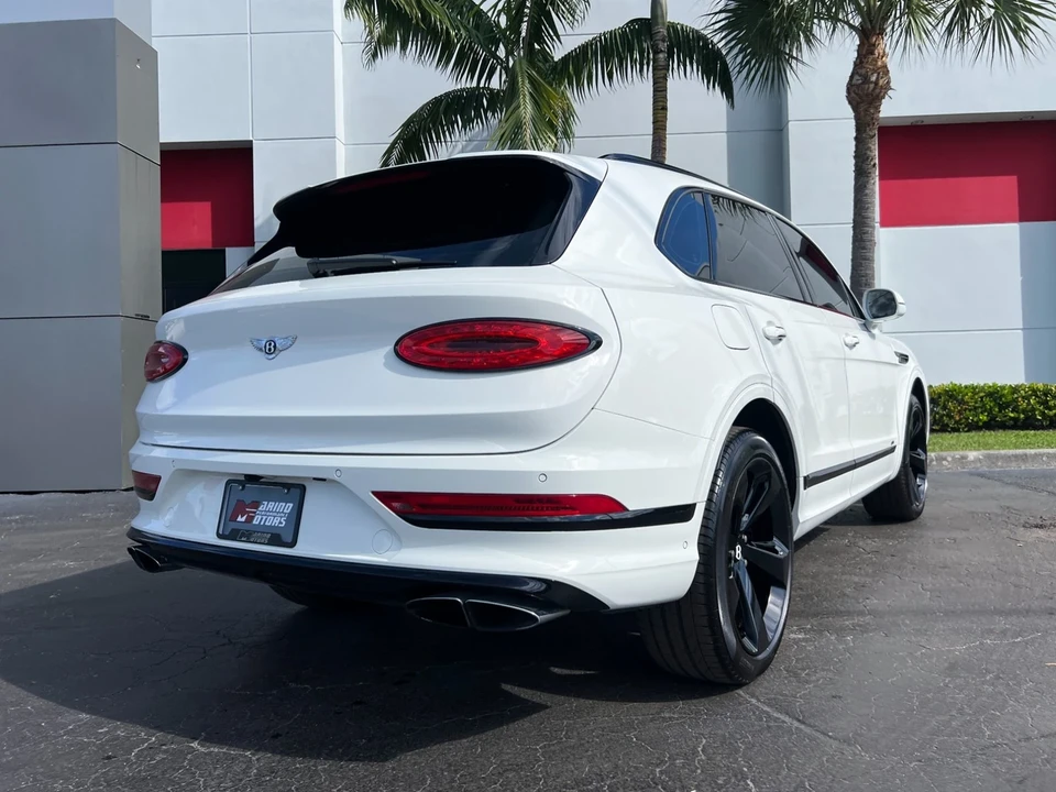 2021 Bentley Bentayga - Image 18 of 21