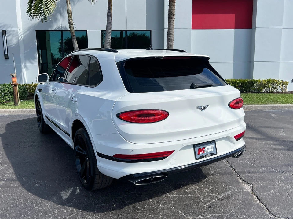 2021 Bentley Bentayga - Image 10 of 21