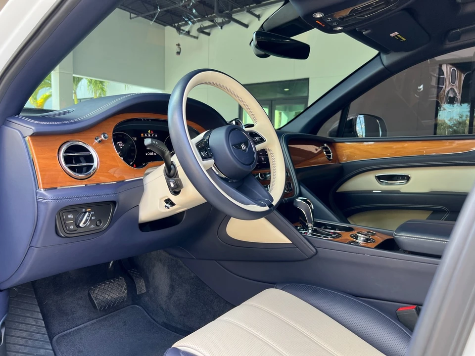 2021 Bentley Bentayga - Image 20 of 21