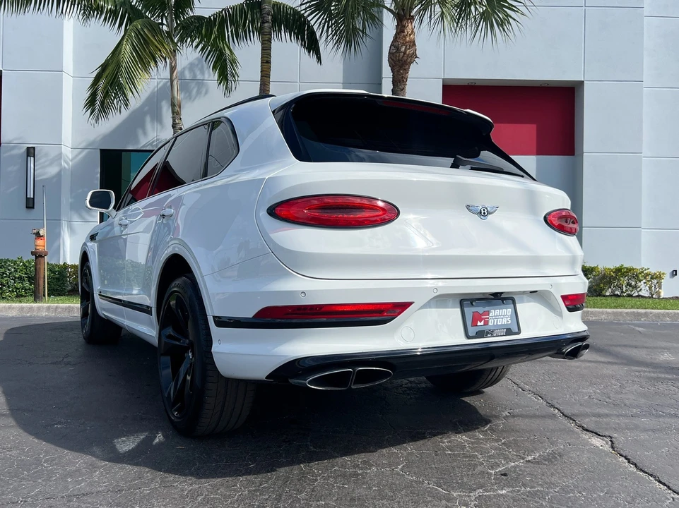 2021 Bentley Bentayga - Image 16 of 21