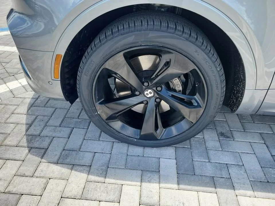 2021 Bentley Bentayga - Image 13 of 14
